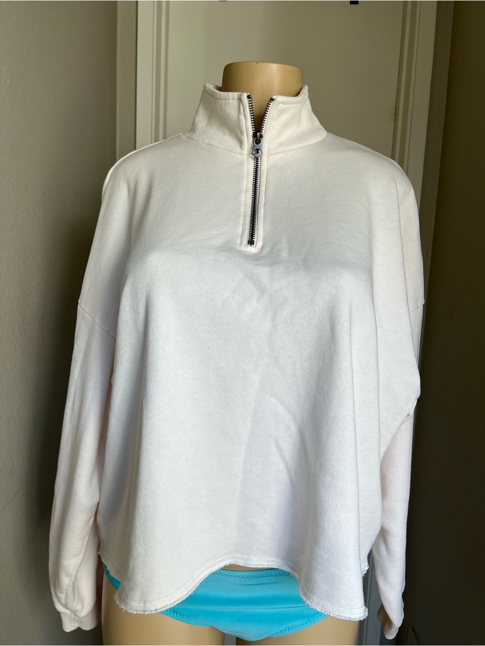 American Eagle Outfitters White Quarter-Zip Mock Neck Sweatshirt